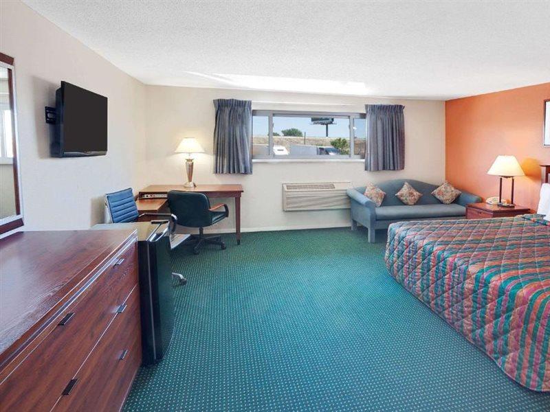 Days Inn By Wyndham Elk Grove Village O'Hare Airport West エクステリア 写真