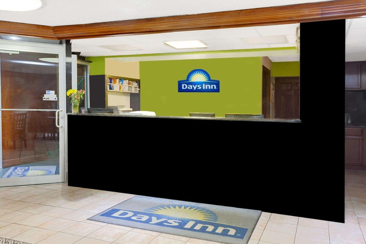 Days Inn By Wyndham Elk Grove Village O'Hare Airport West エクステリア 写真