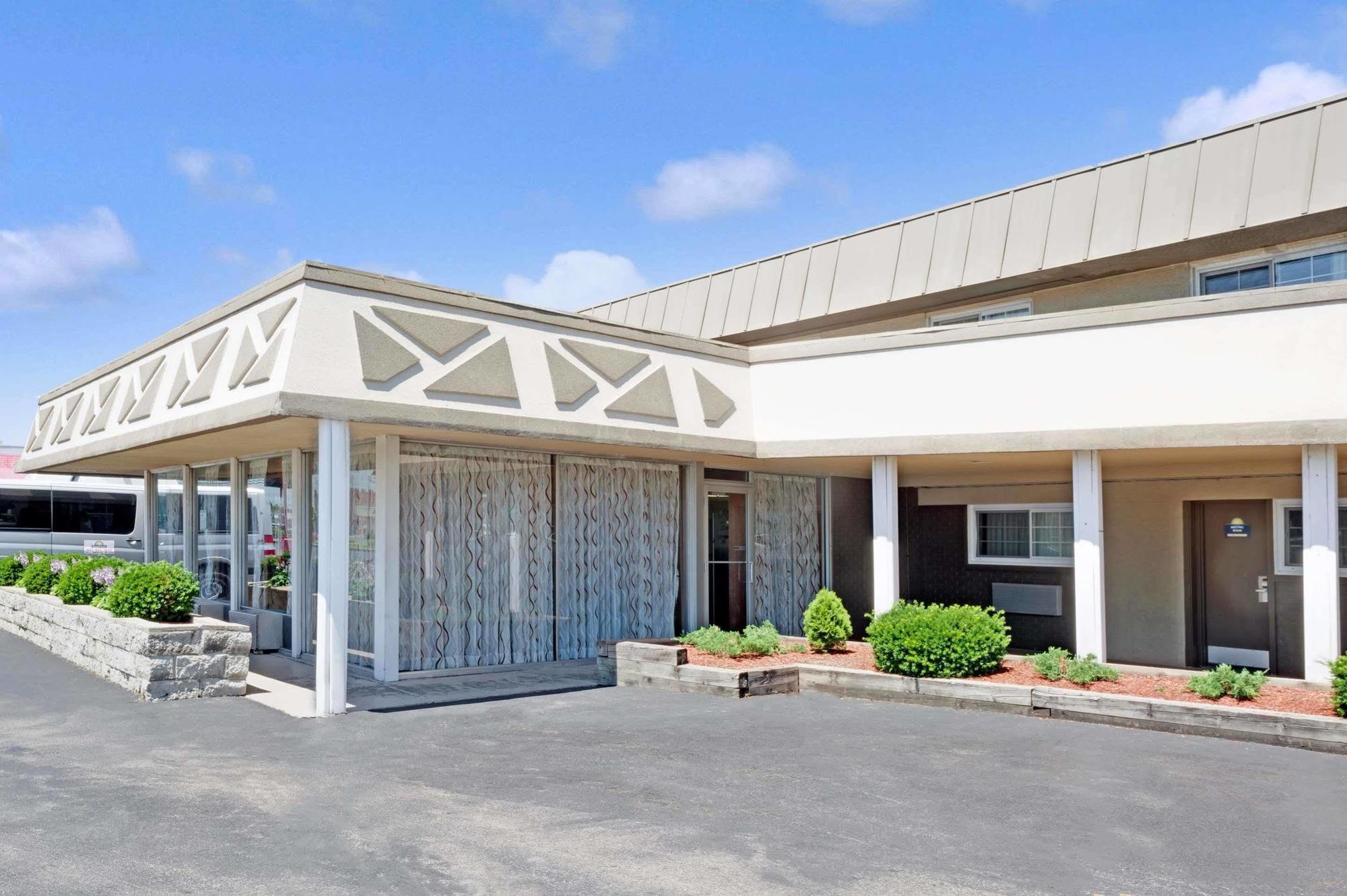 Days Inn By Wyndham Elk Grove Village O'Hare Airport West エクステリア 写真