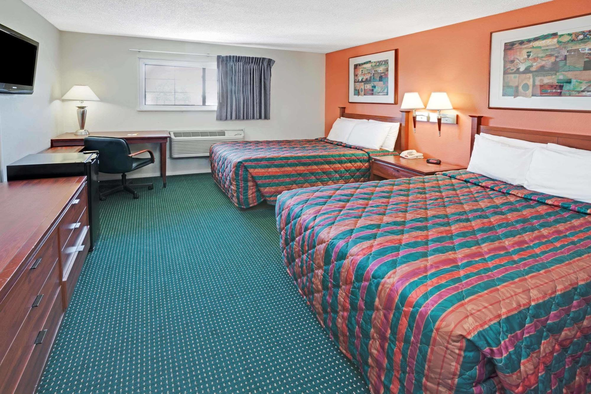 Days Inn By Wyndham Elk Grove Village O'Hare Airport West エクステリア 写真