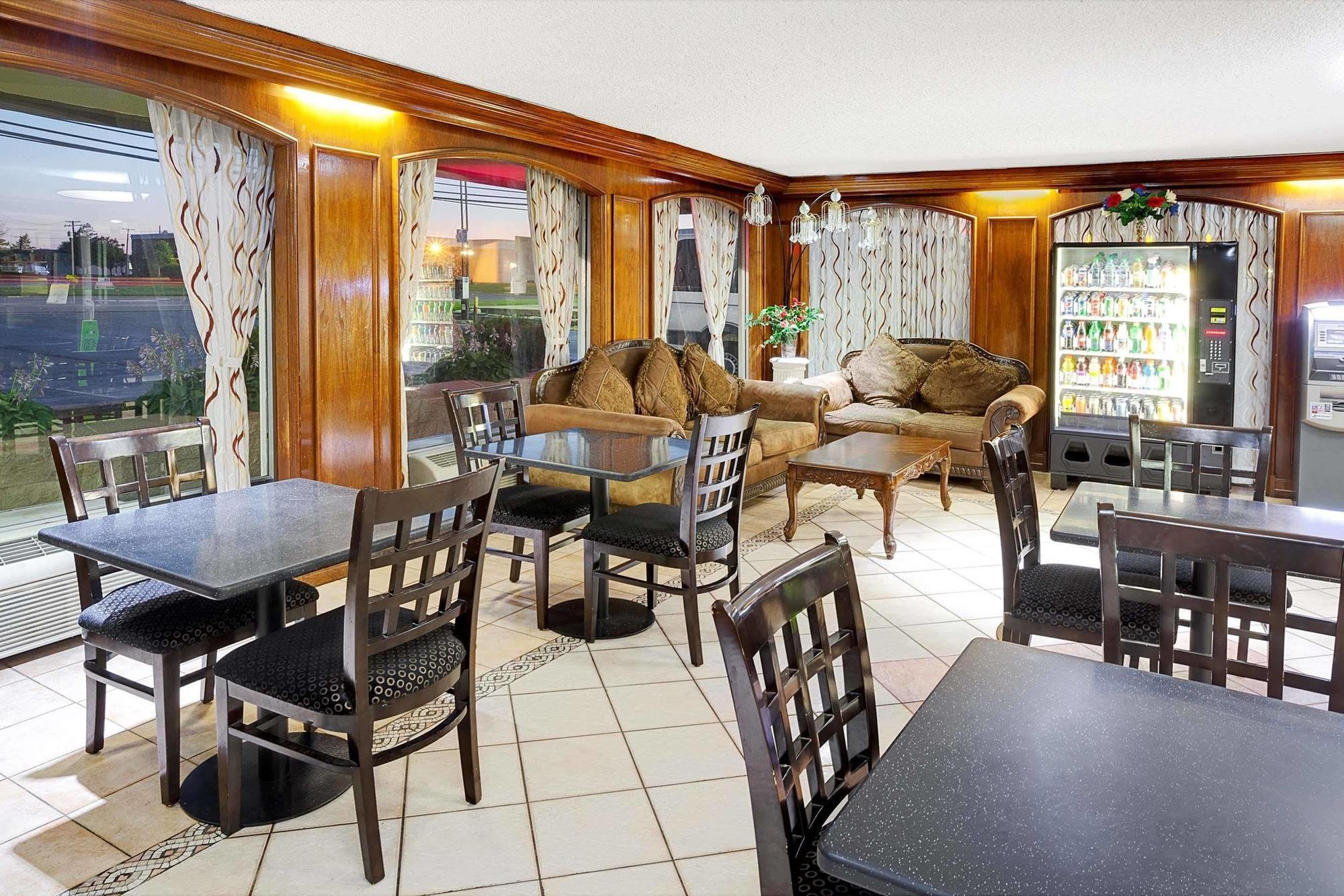 Days Inn By Wyndham Elk Grove Village O'Hare Airport West エクステリア 写真